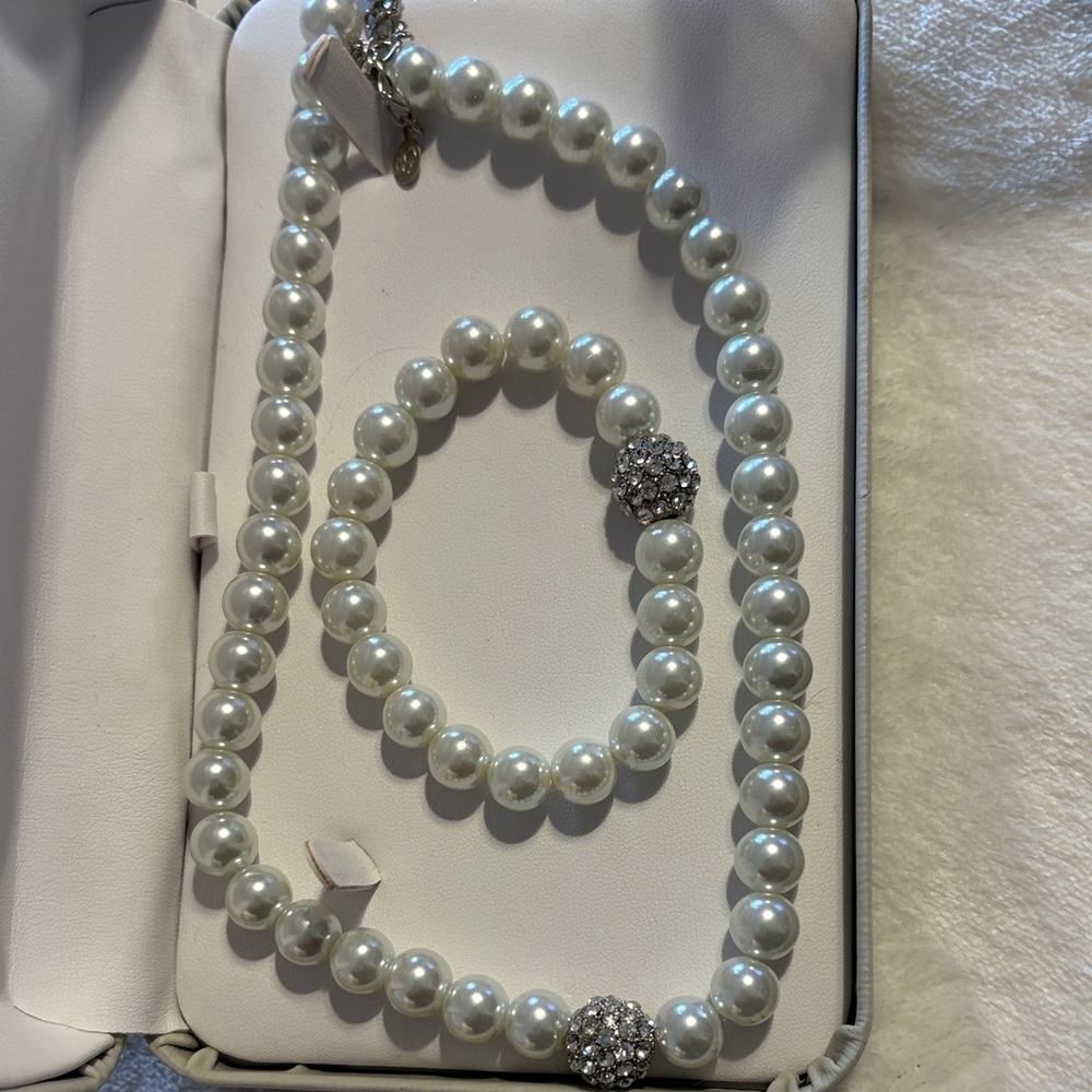 Elegant Pearl rhinestone Necklace and Bracelet Set